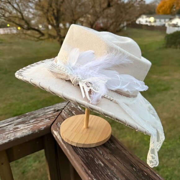 Bridal Cowboy Hat, Skull Burned Hat, White Wedding Hat, Gothic Wedding Bride Hat - Picture 2 of 6